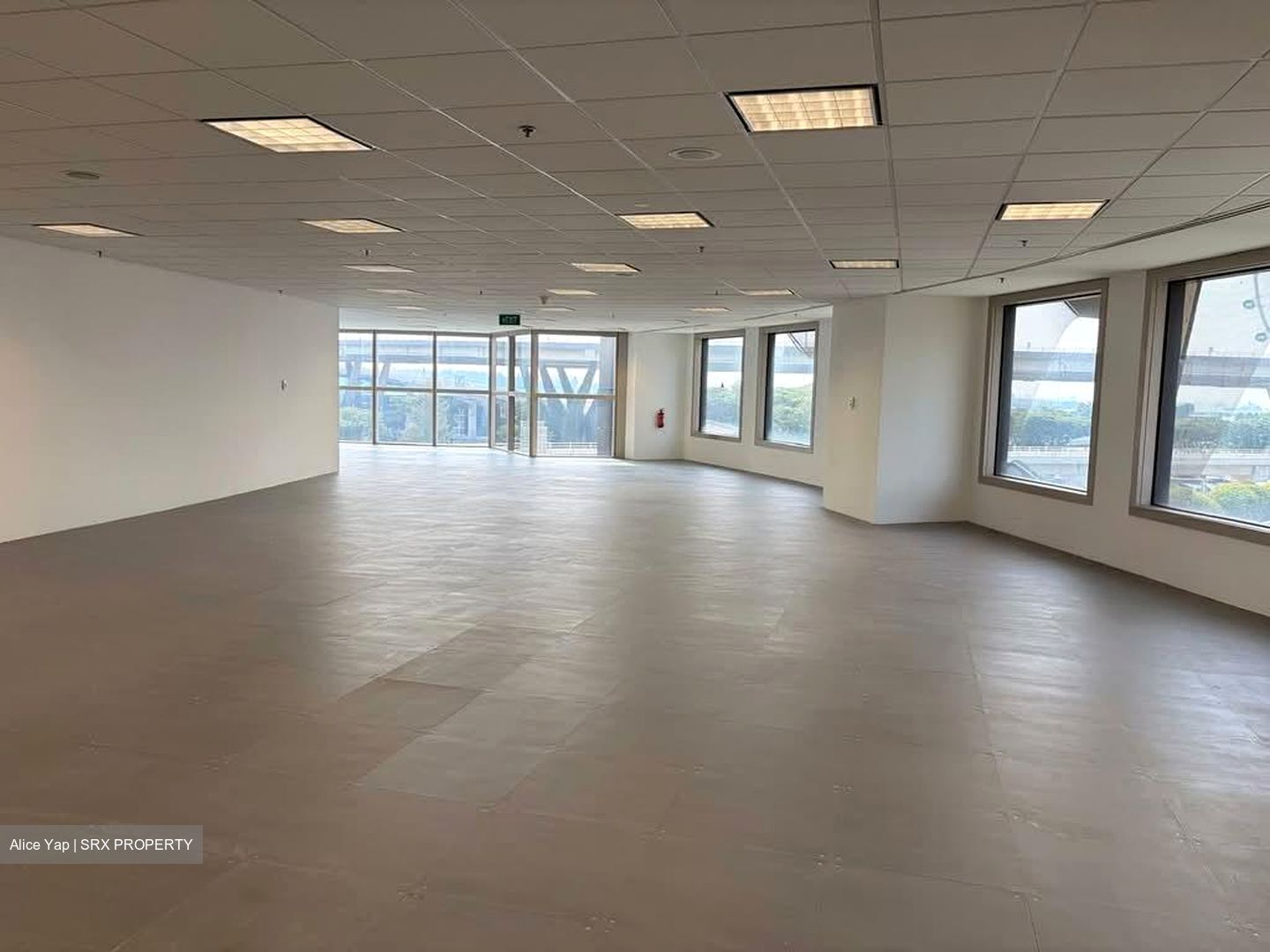 Centennial Tower (D1), Office #554730151